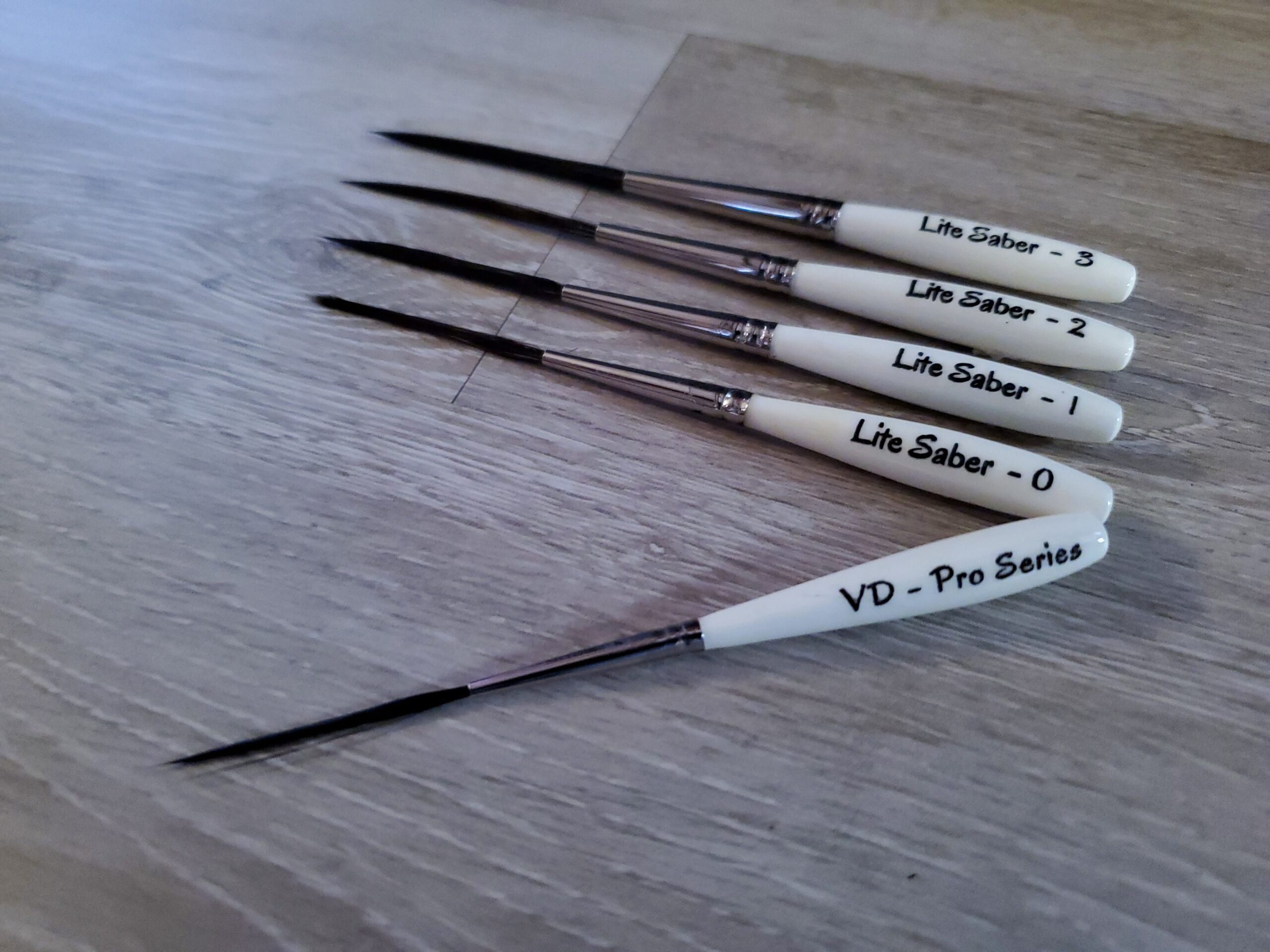 Von Dago Pro-Series Pinstriping brushes  Von Dago Pro-Series Pinstriping  brushes